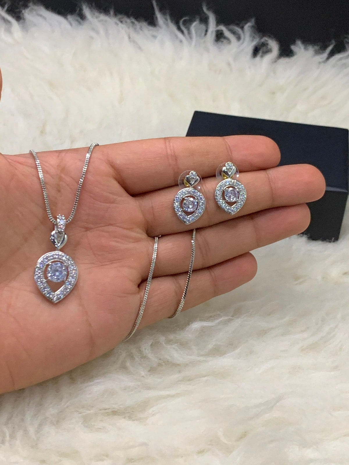 American Diamond locket Chain Set | IBS Mall