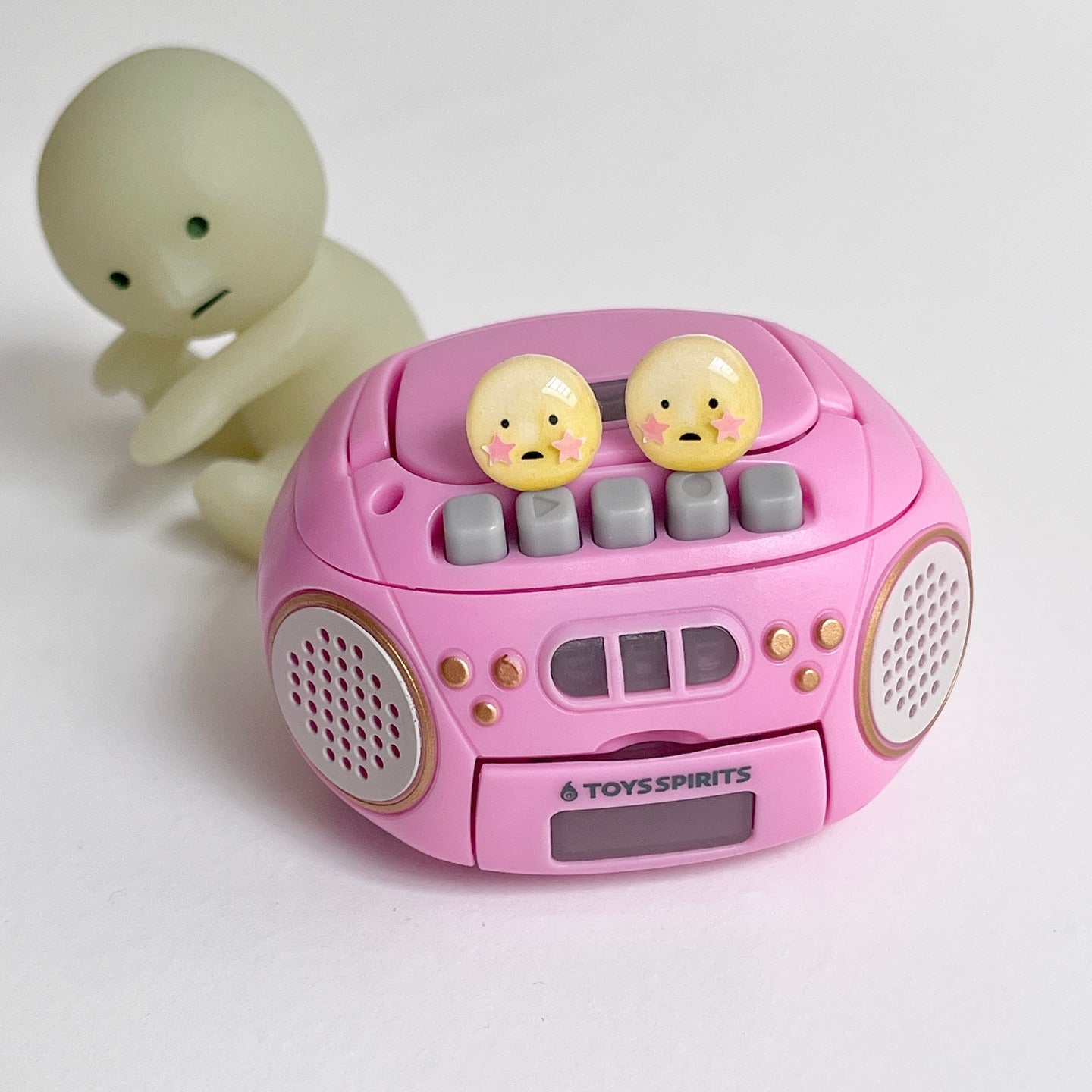 Retro Mini CD Boombox – Retractable Pocket Player