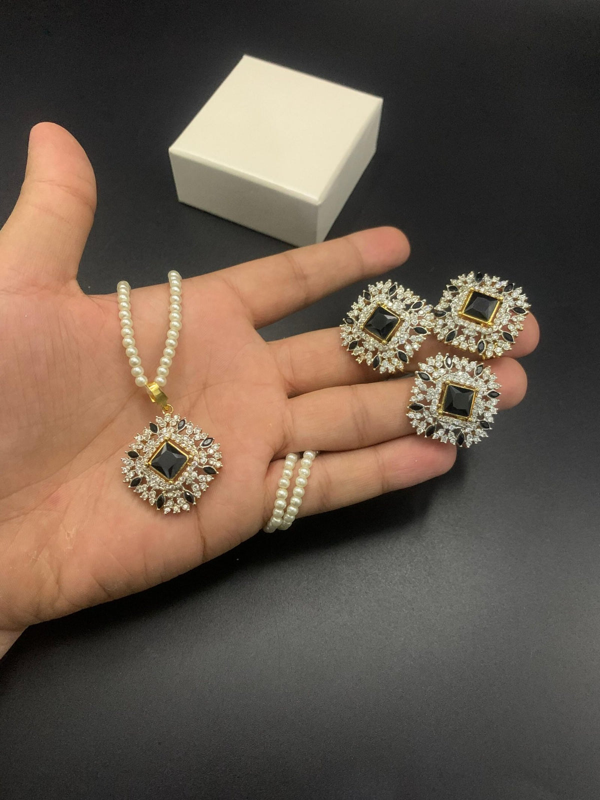 Fine Quality Real Stone Locket Set | IBS Mall