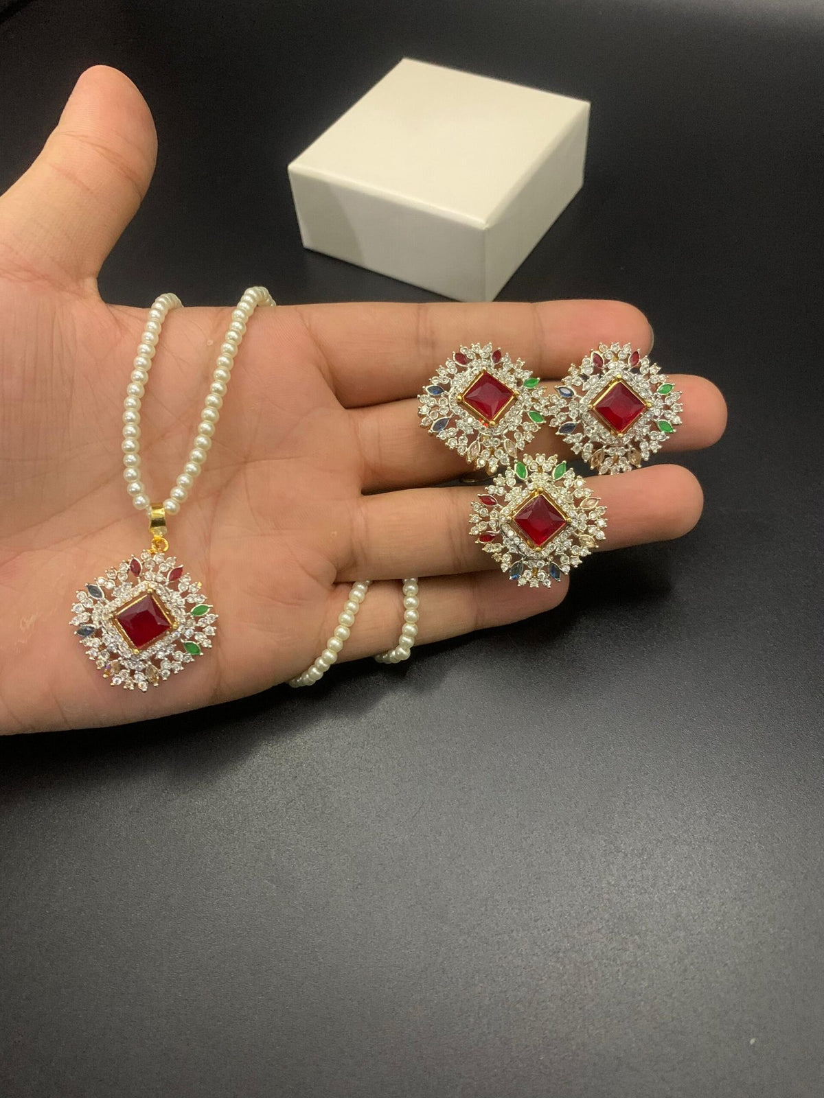 Fine Quality Real Stone Locket Set | IBS Mall